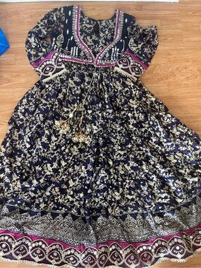 Pakistani/Indian dress Women’s dress size medium